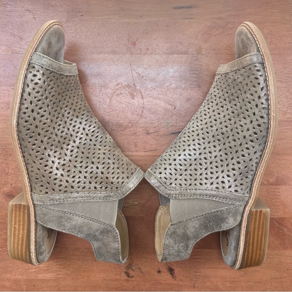 Sofft Leather Nalda Slingback Peep Toe Perforated Cut Out Sandals Bootie Sz 8 - Picture 3 of 7